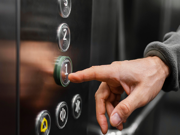 Indoor Closed Elevator